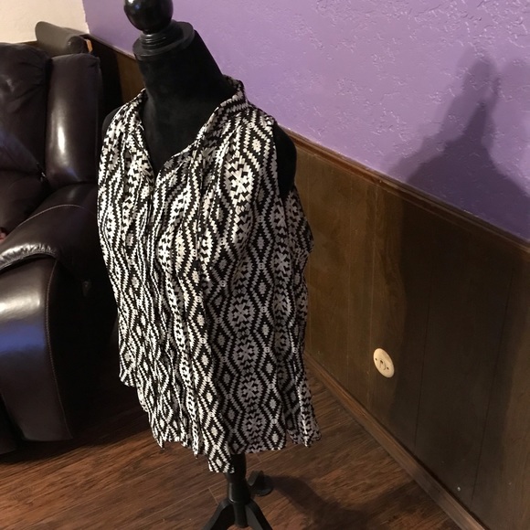 Blouse - Picture 2 of 5